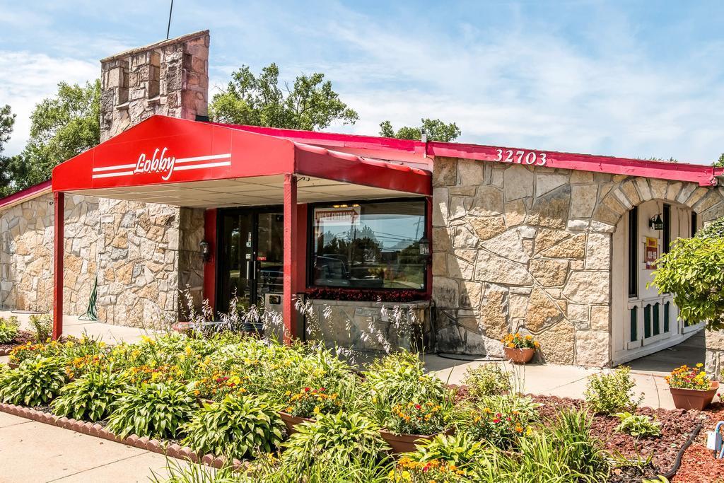 Rodeway Inn Madison Heights Exterior photo