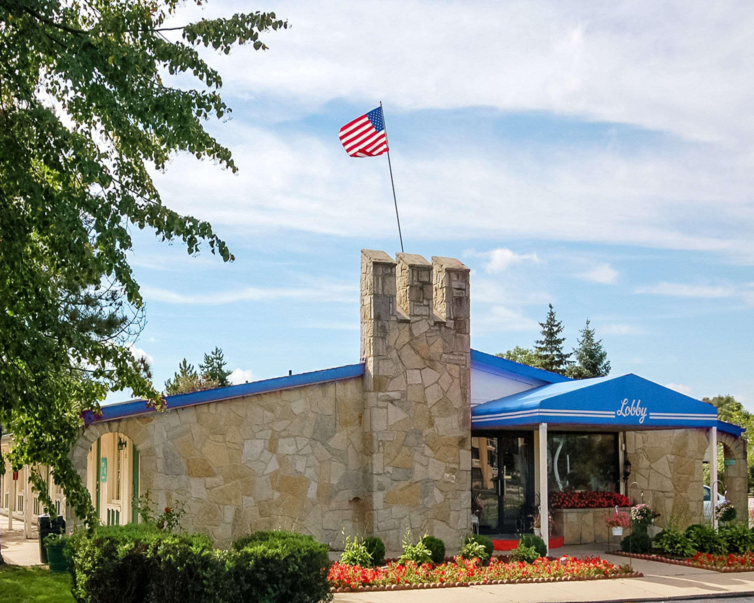 Rodeway Inn Madison Heights Exterior photo